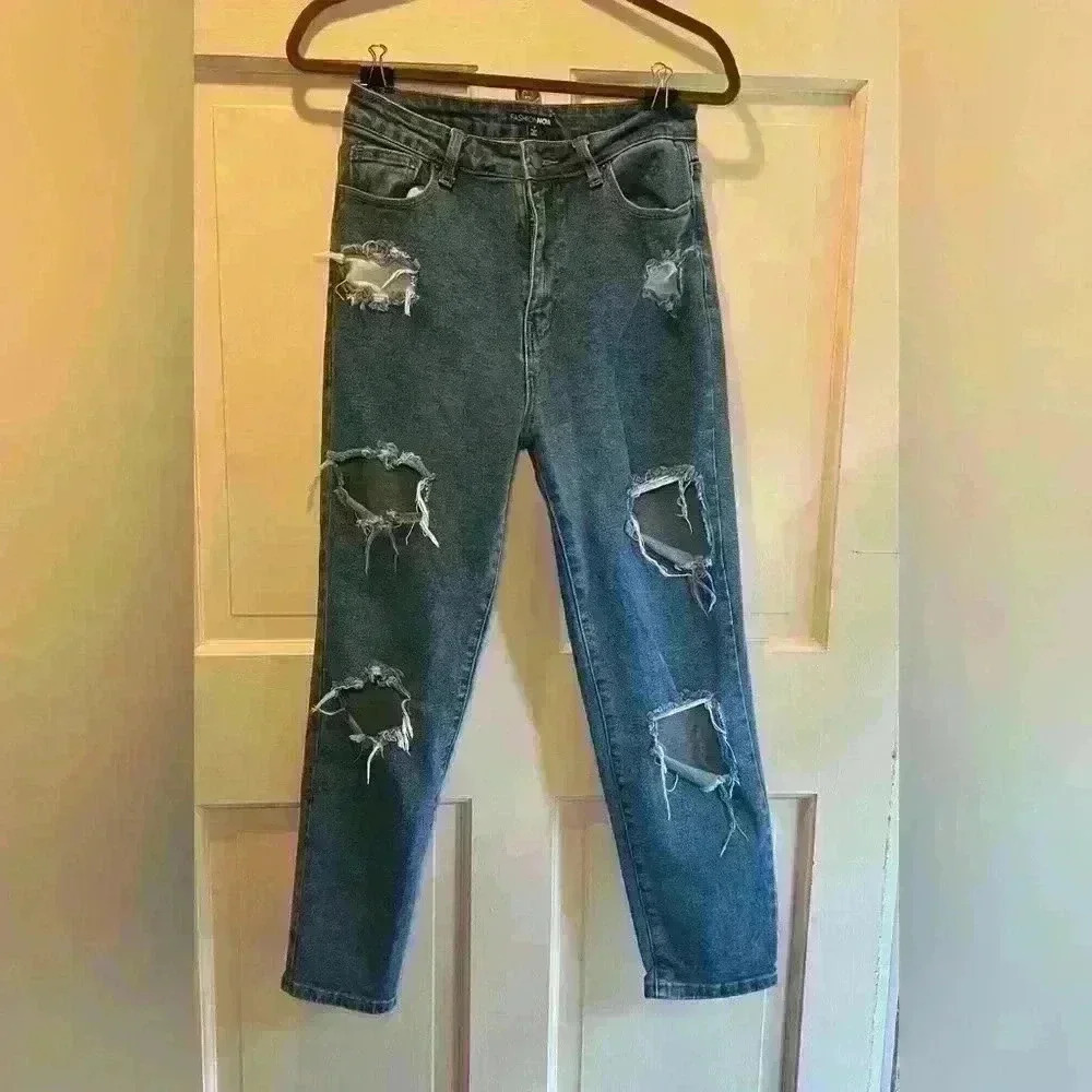 High Rise Mom jeans size 7